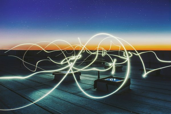 How can machine learning optimize energy usage in businesses?