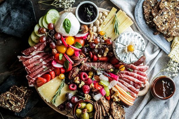 How to craft the perfect charcuterie board?